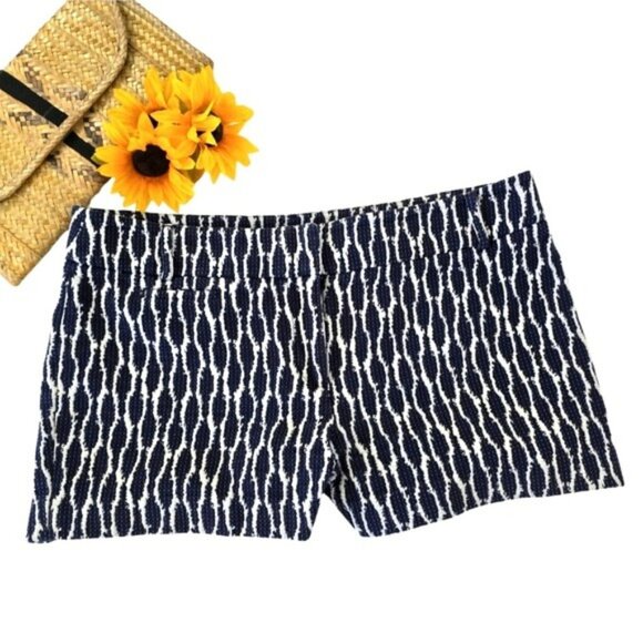 Ann Taylor Loft Women's Riviera Short Size 12 Navy Blue White Textured Vacation - Picture 1 of 12